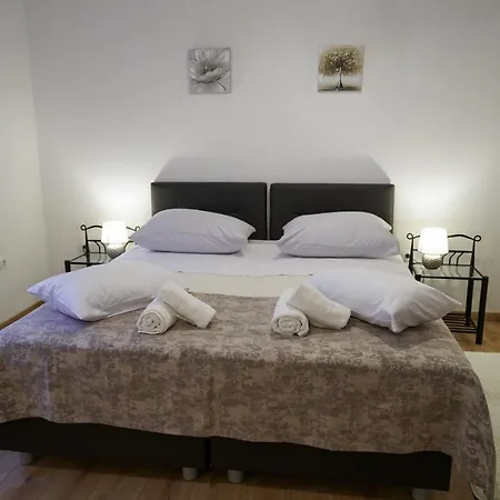 Apartment Ana *
